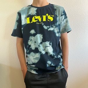 Kids Levis shirt Sz M